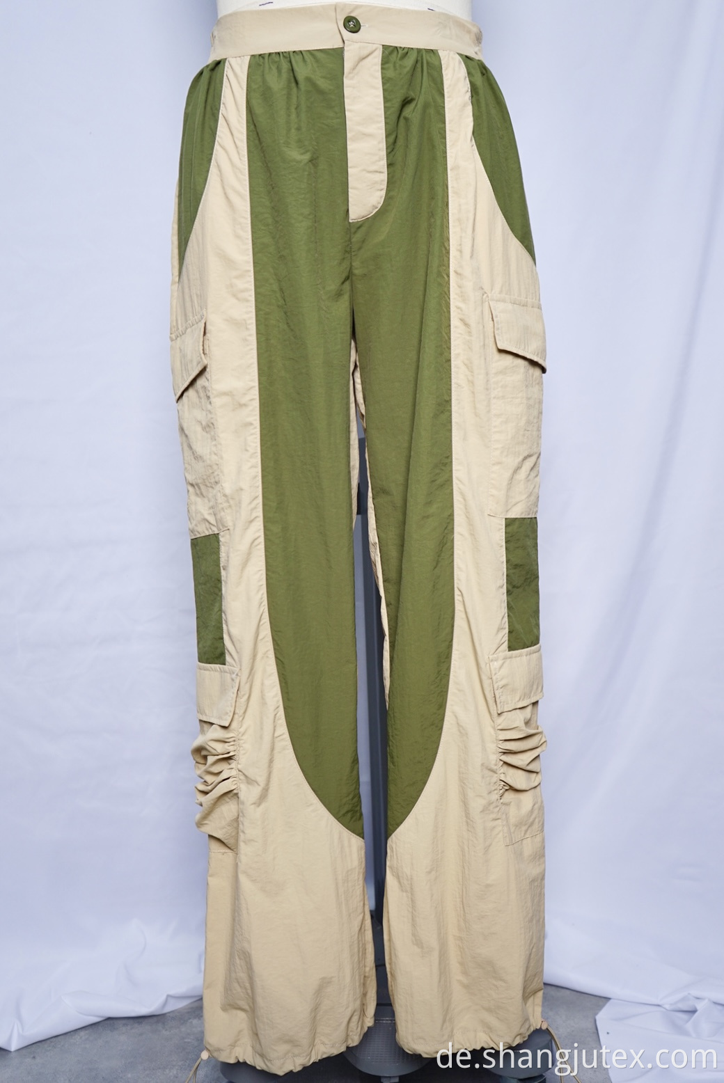 Combination of khaki and military green colors of pants 